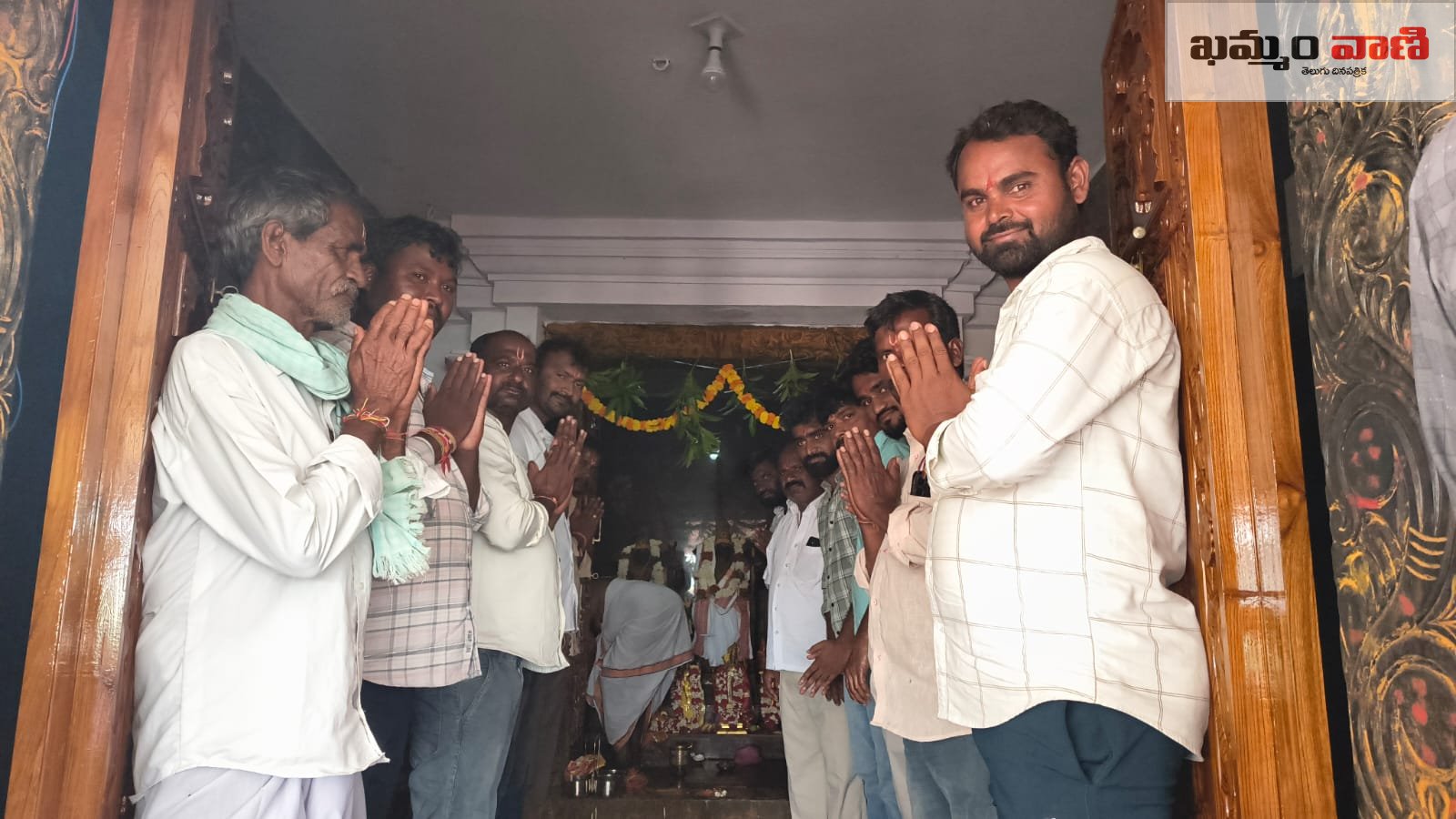 KTR పుట్టినసరోజు సంధర్భంగా రామలయంలో ప్రత్యేక పూజలు చేస్తున్న హస్నాబాద్ BRS నాయకులు